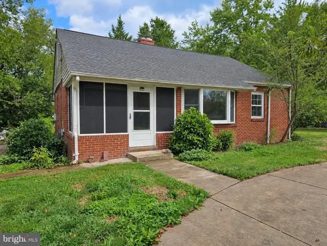 4731 Edwards St, Alexandria
