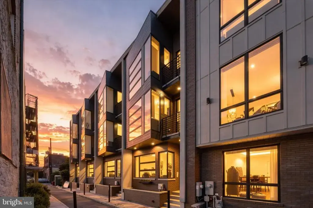 610 N Bodine St, PHILADELPHIA