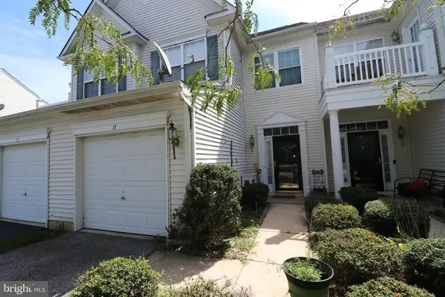 13 Halifax Ln, Smyrna