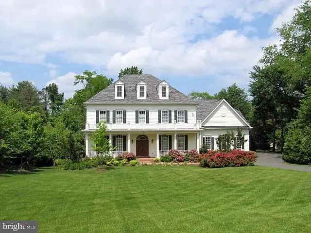 1762 Kirby Rd, Mclean