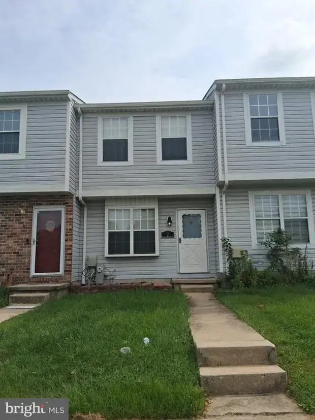 929 Olive Branch Ct N, Edgewood