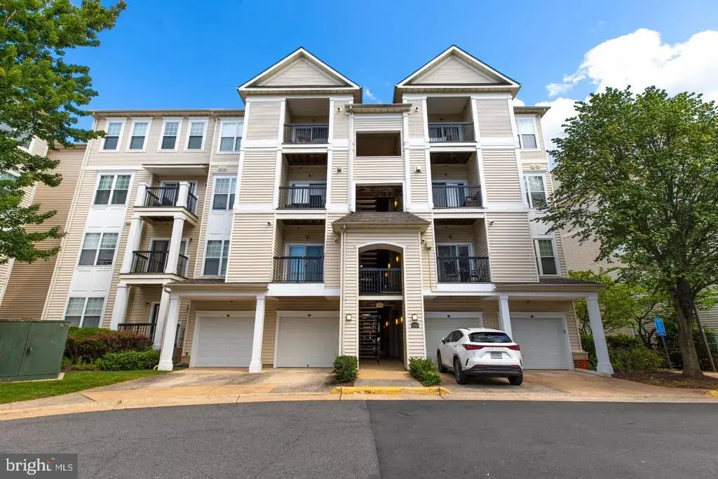 11321 Aristotle Dr #3-303, FAIRFAX