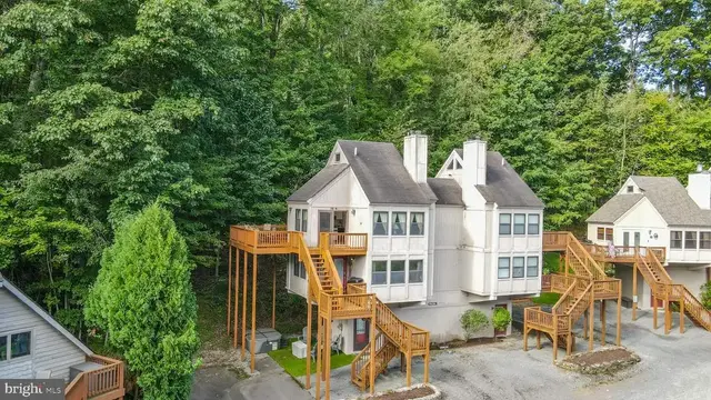 127 Jeffrey Ln #4, Oakland