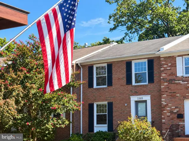 3305 Spring Ln, Falls Church