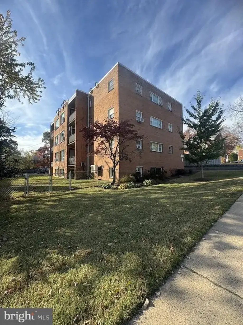 500 S Courthouse Rd #10, ARLINGTON
