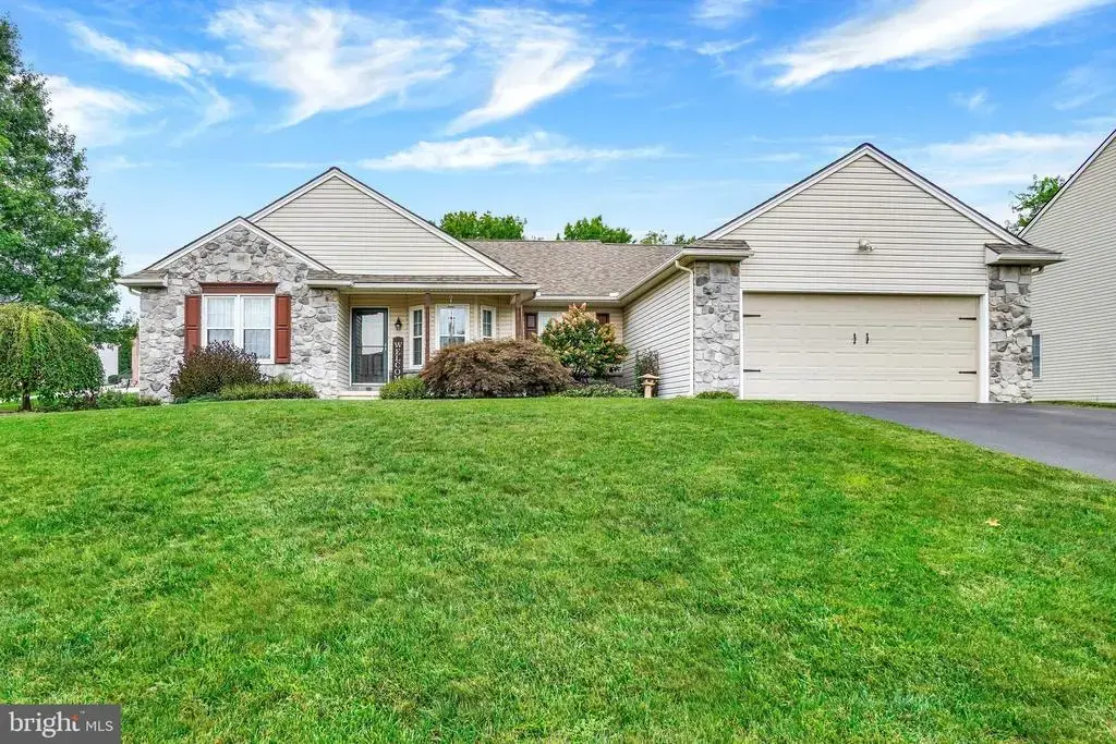 593 Harvest Dr, YORK