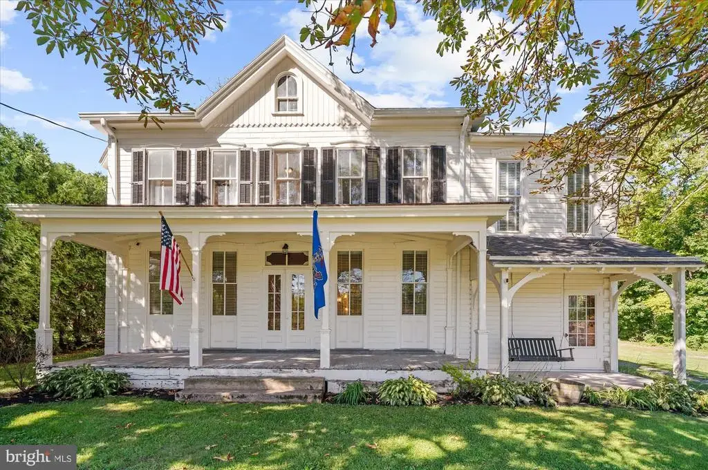208 N Main St, DOUGLASSVILLE