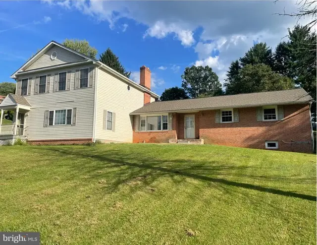 5710 Oakview Dr, Sykesville