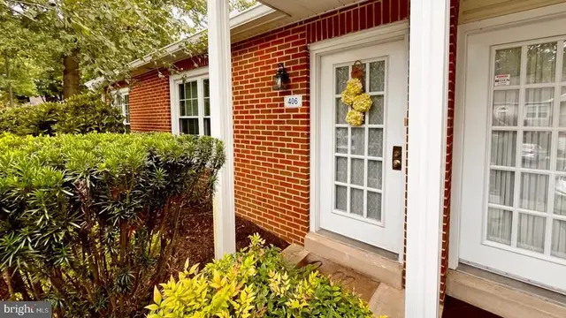 406 Beacon Hill Dr, Holland