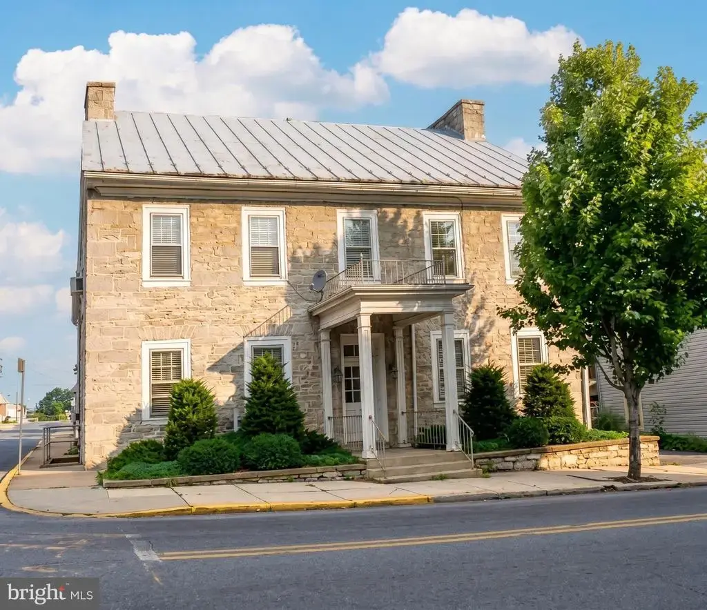 51 E Main St #apt 3, NEWVILLE