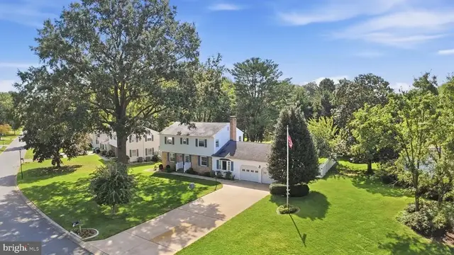 86 Dalwin Dr, Dover