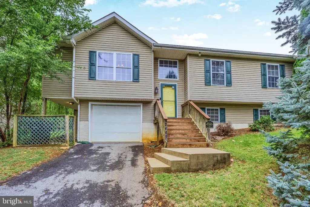 2445 Massanutten, WINCHESTER