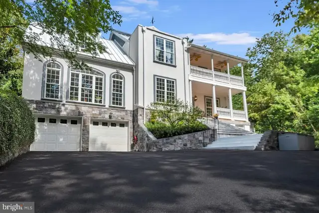 527 Forest Rd, Riva