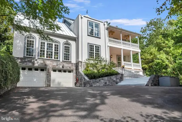 527 Forest Rd, Riva