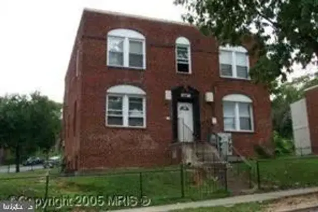 2817 Buena Vista Ter Se, Washington