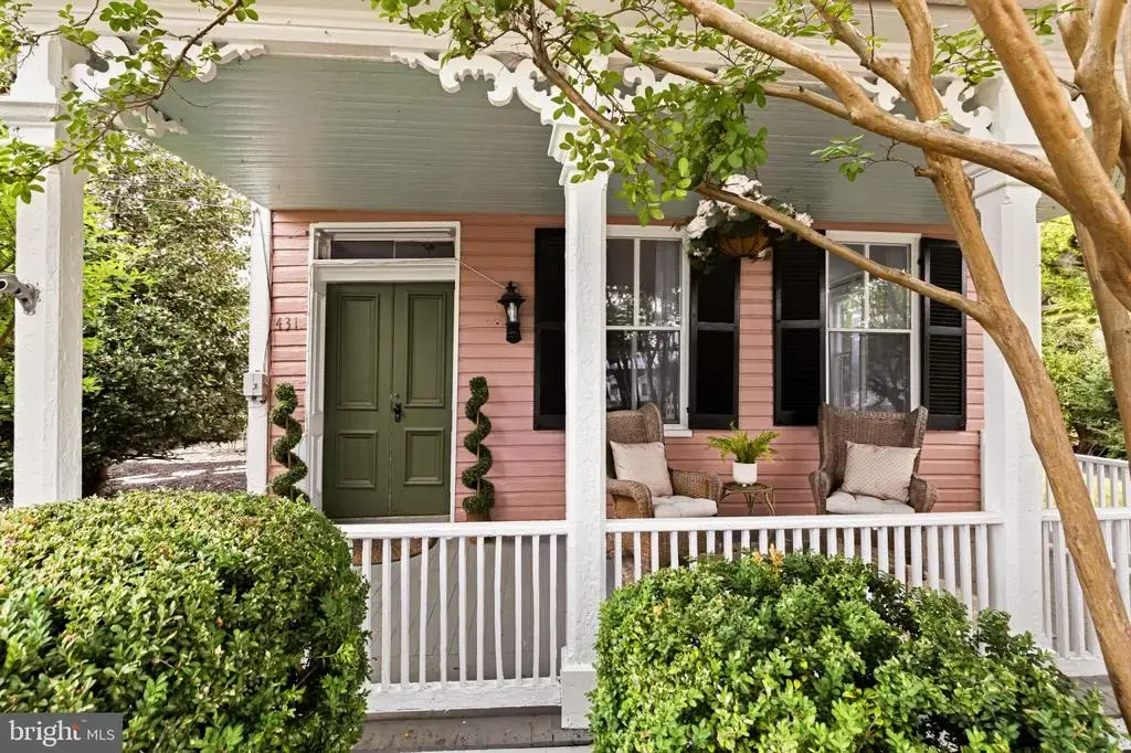 431 S King St, LEESBURG