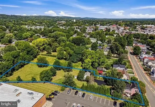 431 S King St, Leesburg
