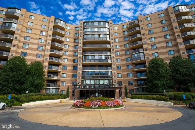 8380 Greensboro Dr #625, Mclean