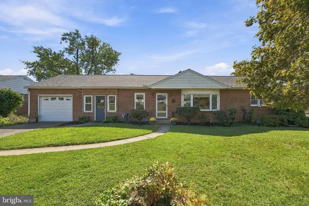1664 Altland Ave, YORK