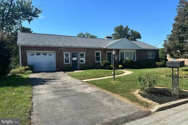 1664 Altland Ave, York