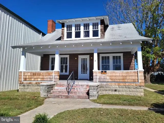 504 Henry St, Cambridge