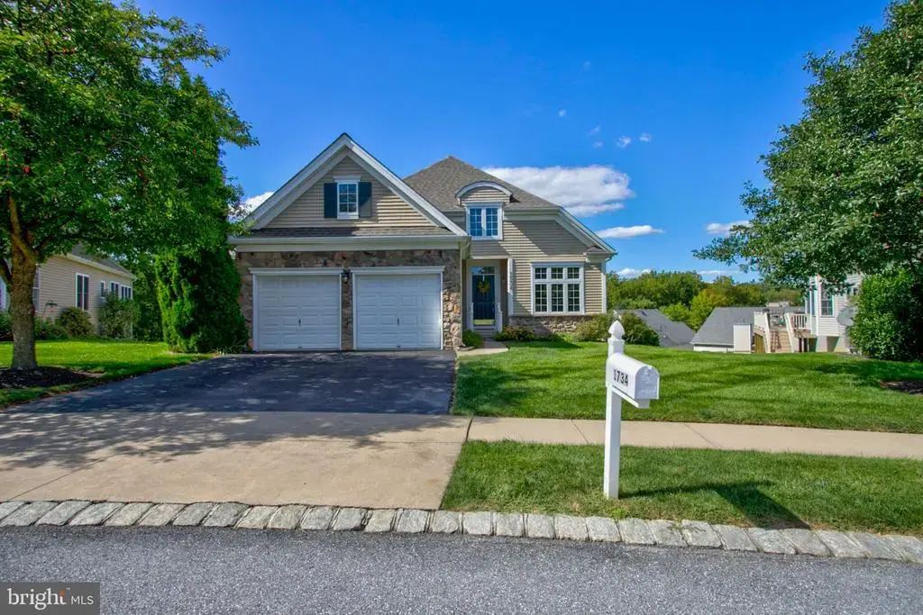 1734 Saffin Cir, LANCASTER