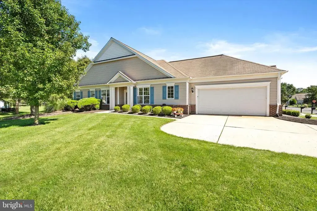 10 Sparrow Dr, HAMILTON