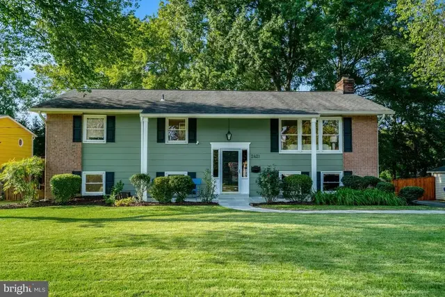 2421 Stirrup Ln, Alexandria