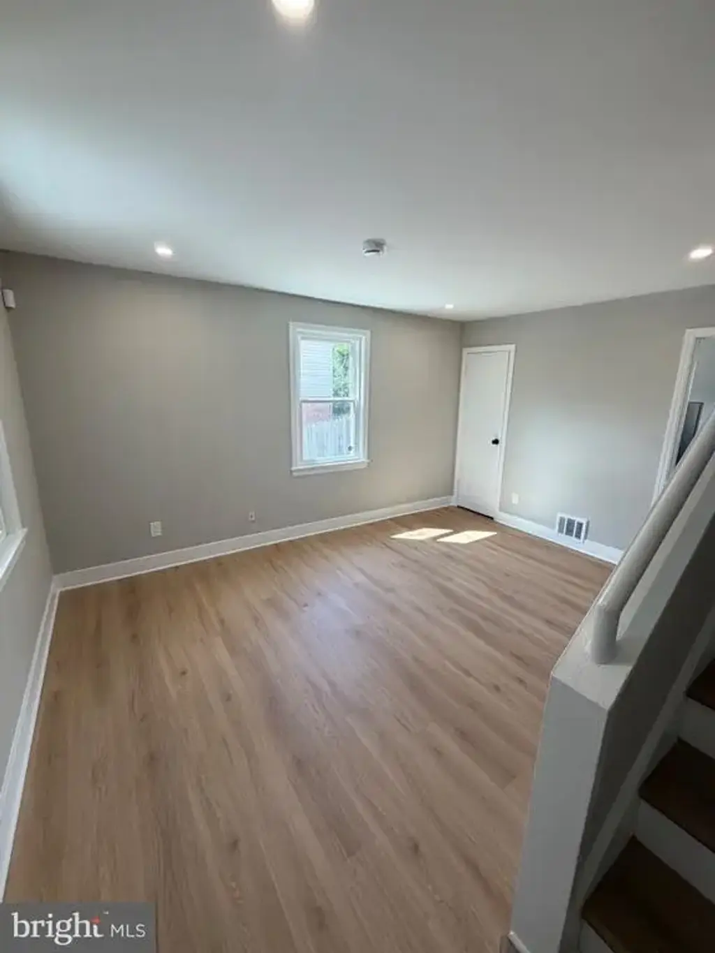 5210 Hayes Ne, WASHINGTON
