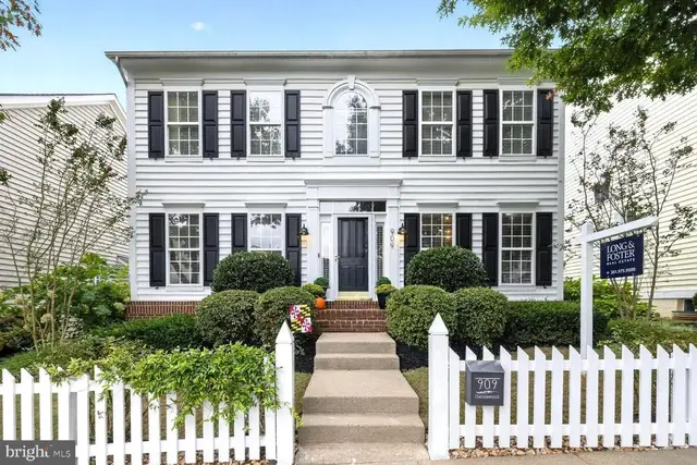 909 Gentlewood St, Gaithersburg