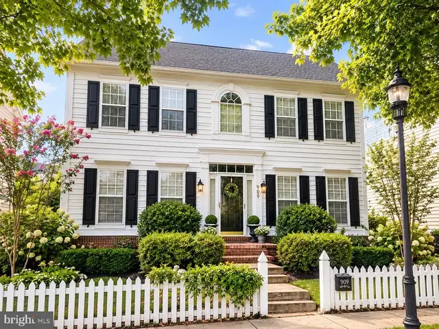 909 Gentlewood St, Gaithersburg