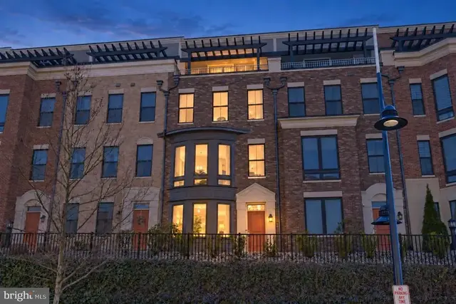 504 Riversail Ln #436, Oxon Hill