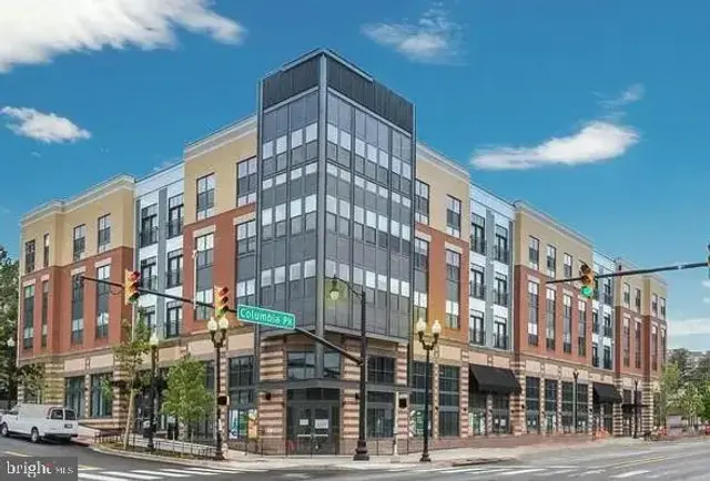 989 S Buchanan St #411, Arlington