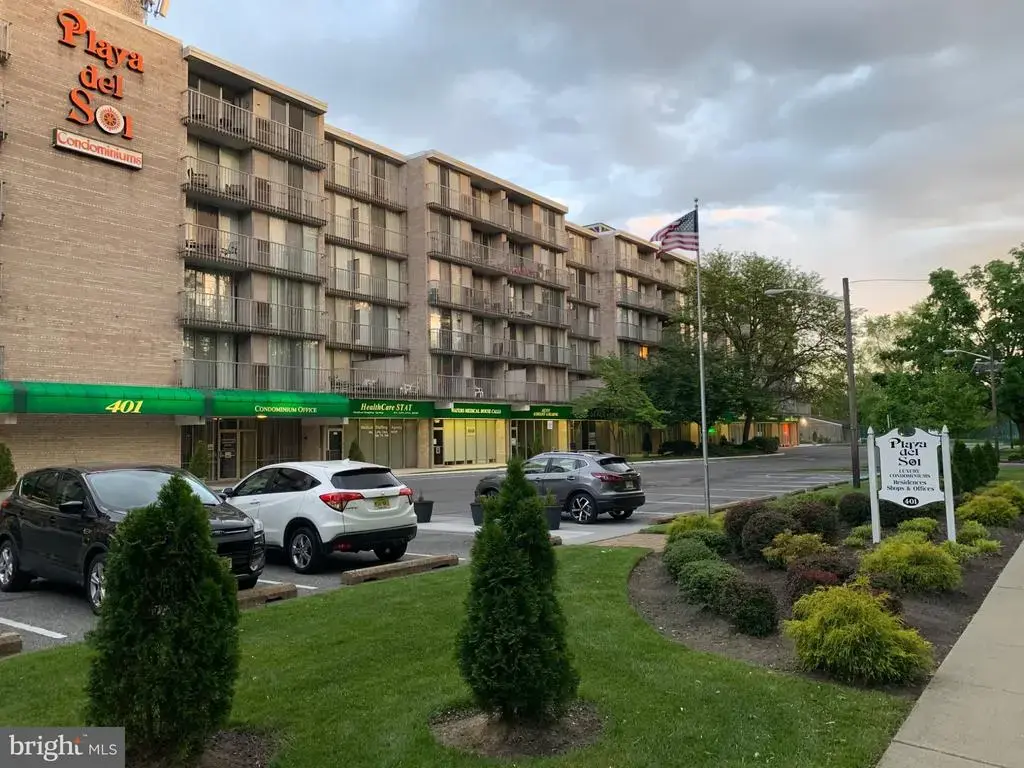 401 Cooper Landing Rd #208, CHERRY HILL