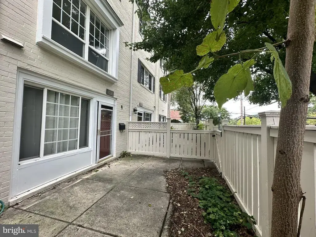1501 N Van Dorn St #c, ALEXANDRIA
