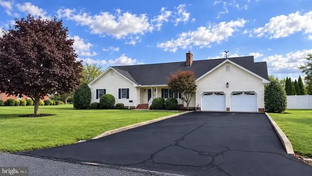 102 Quillen Dr, Berlin
