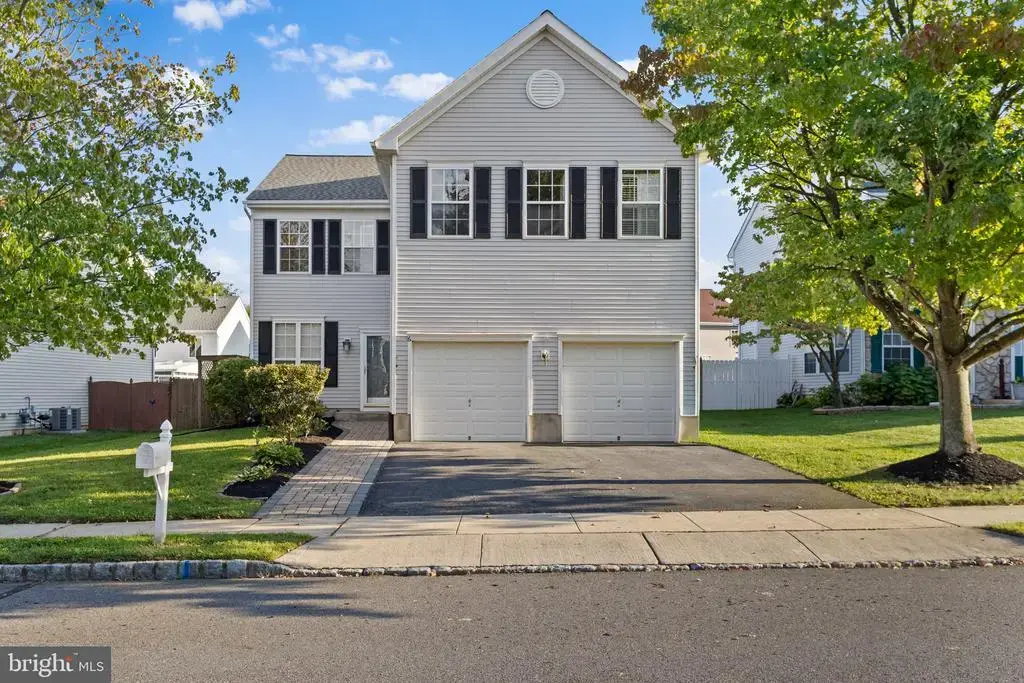 6 Durham Dr, COLUMBUS