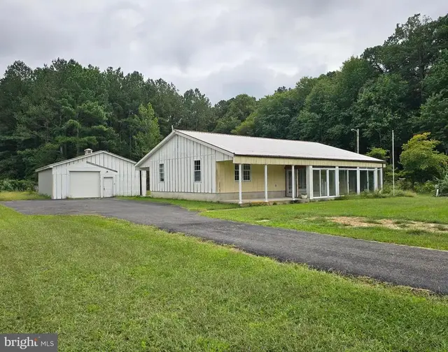 23597 Raccoon Ditch Rd, Georgetown
