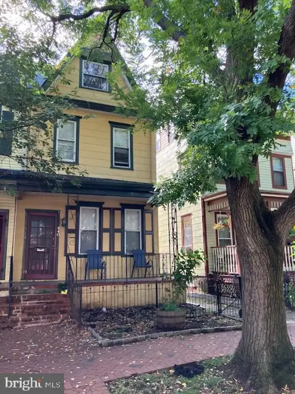 440 Locust Ave, BURLINGTON