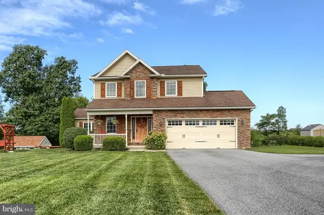 6 Harvey Cir, Hummelstown
