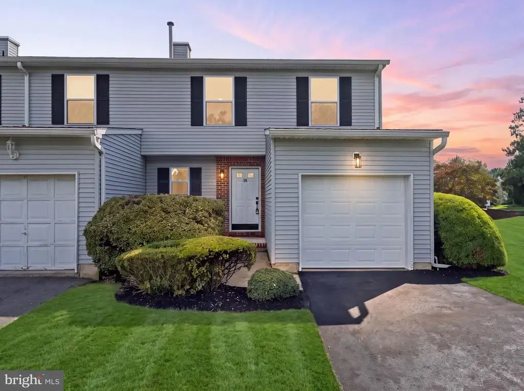 18 Spruce St, MONROE TOWNSHIP
