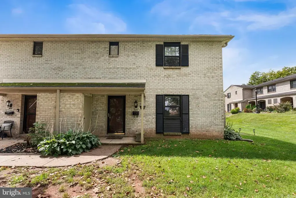 201 Providence Forge Rd, ROYERSFORD