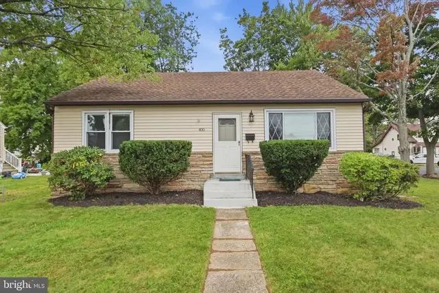 400 Maple St, Warminster