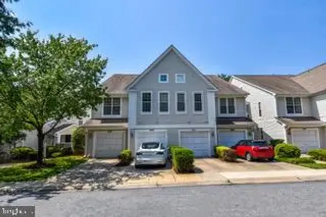 1005 Hillside Lake Ter #1002, Gaithersburg