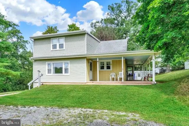 375 Cloverleaf Rd, York