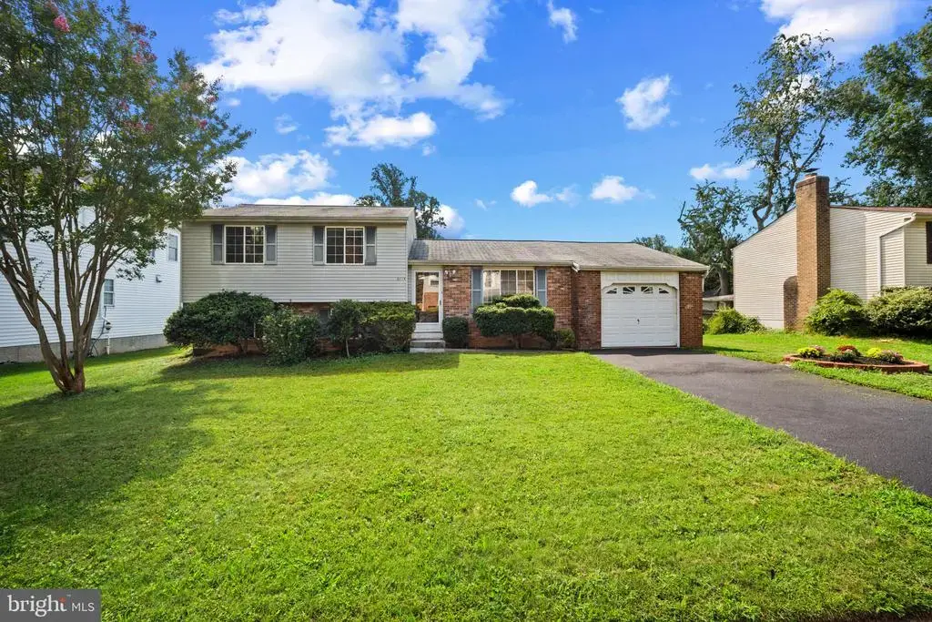 9715 Water Oak Dr, FAIRFAX