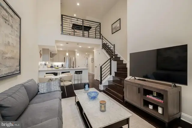 1433 K St Se #101, Washington