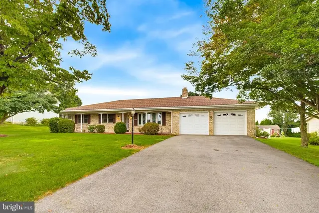 1164 Long Ln, Mount Joy