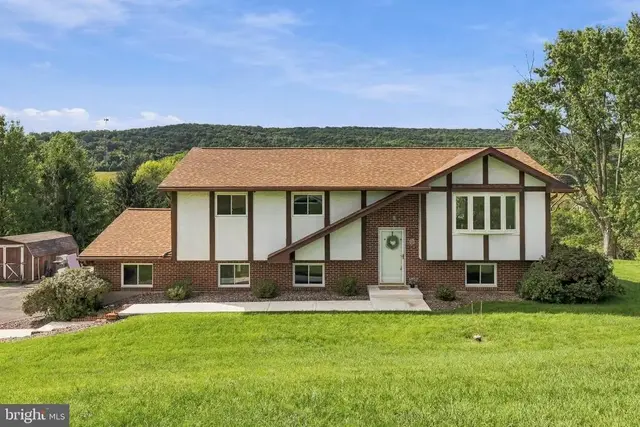 11 Birdsfoot Dr, Robesonia