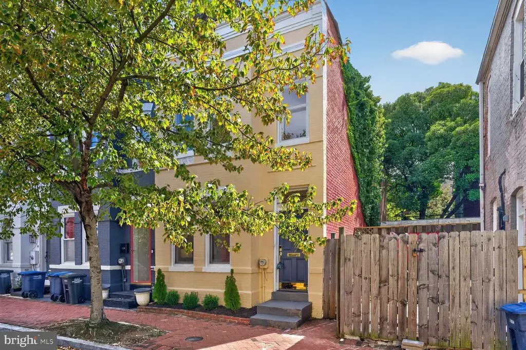 603 Acker Pl Ne, WASHINGTON